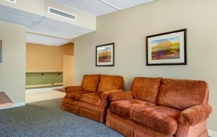 Metropolis Rehabilitation & Health Care Center