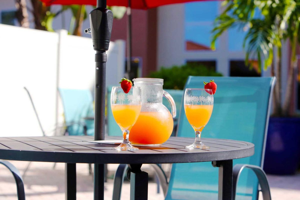 Refreshing drinks by the poolside on a sunny day.