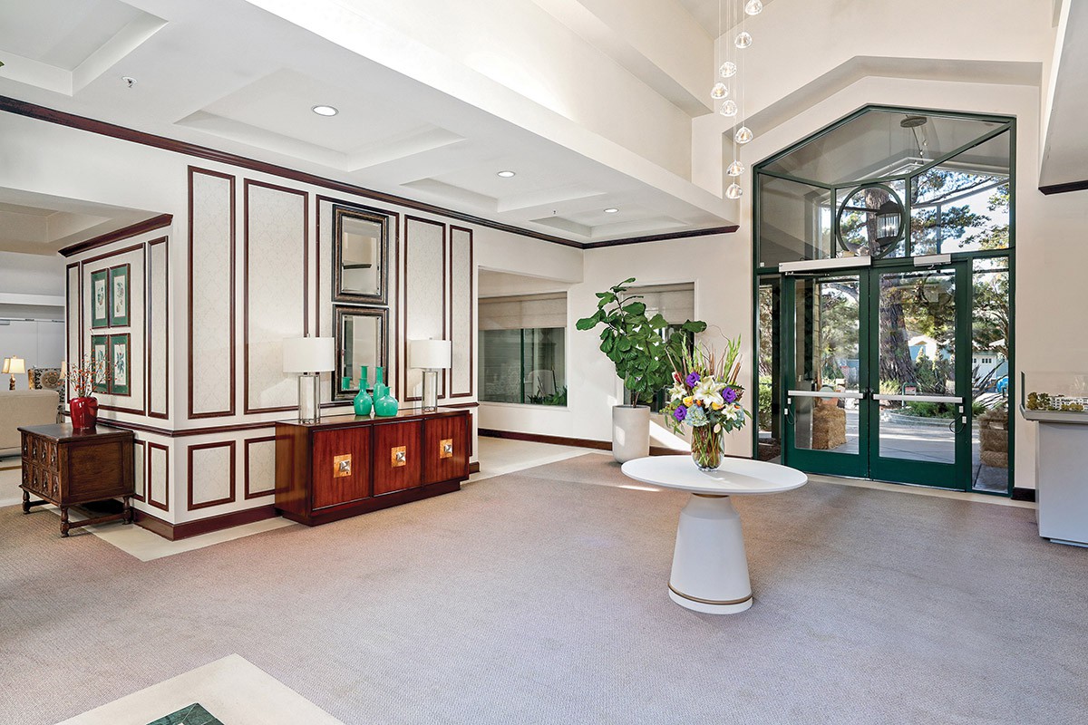 Sterling Court