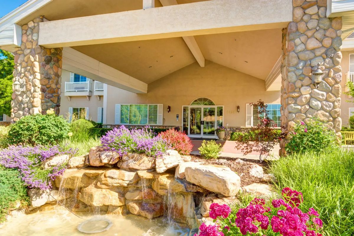 The Wentworth At East Millcreek