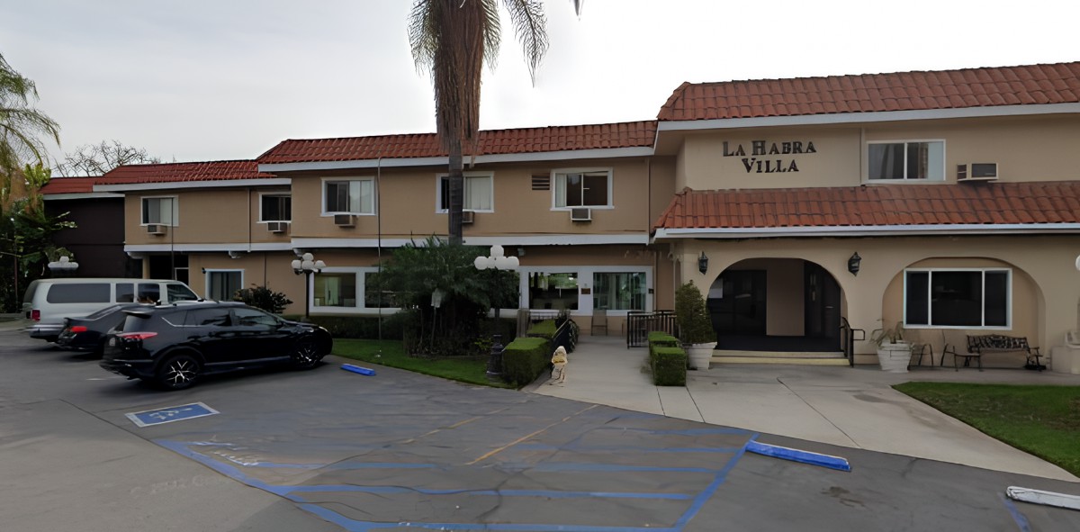 Bok Senior Hotel