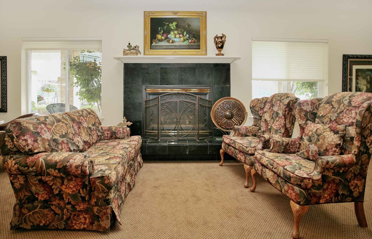 Holiday Parkside Court