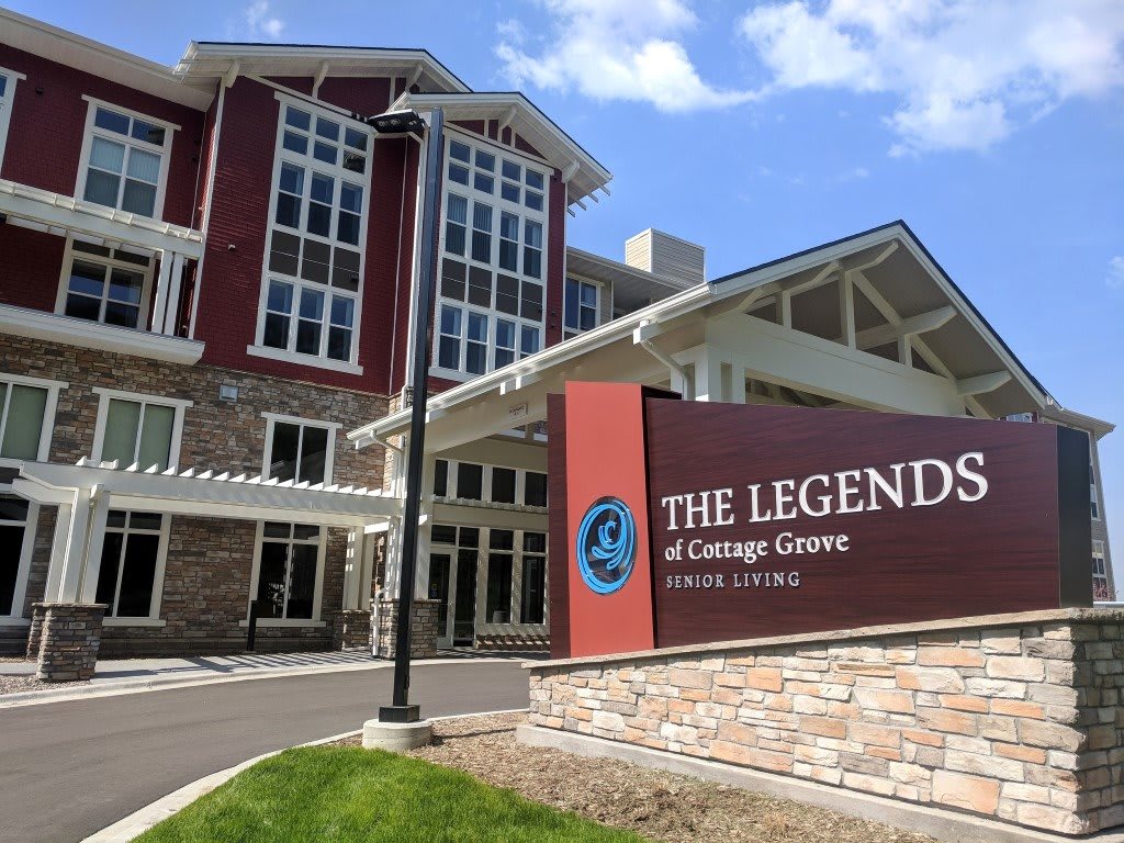 Exterior view of The Legends at Cottage Grove apartment complex.