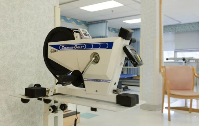 A medical exercise machine used for rehabilitation and fitness purposes.
