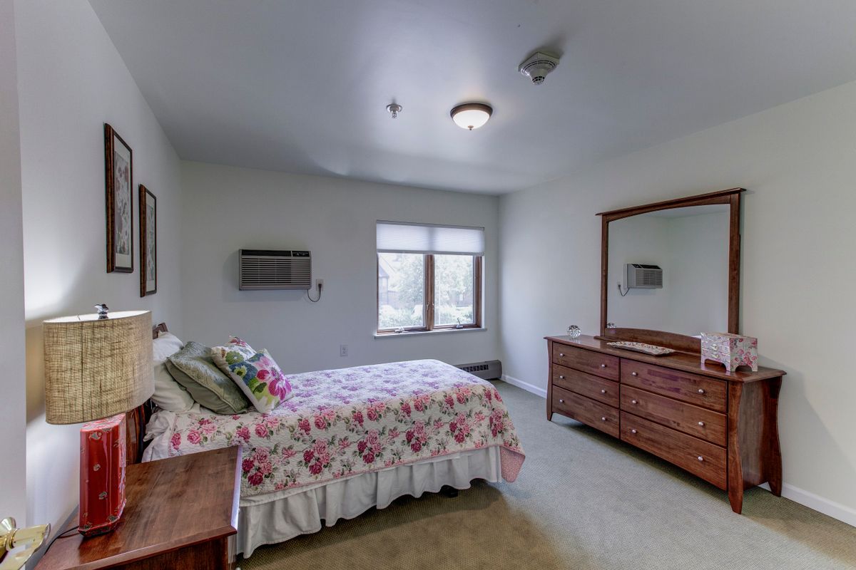 Elizabeth Gardens (Residential Care Apartment Complex)