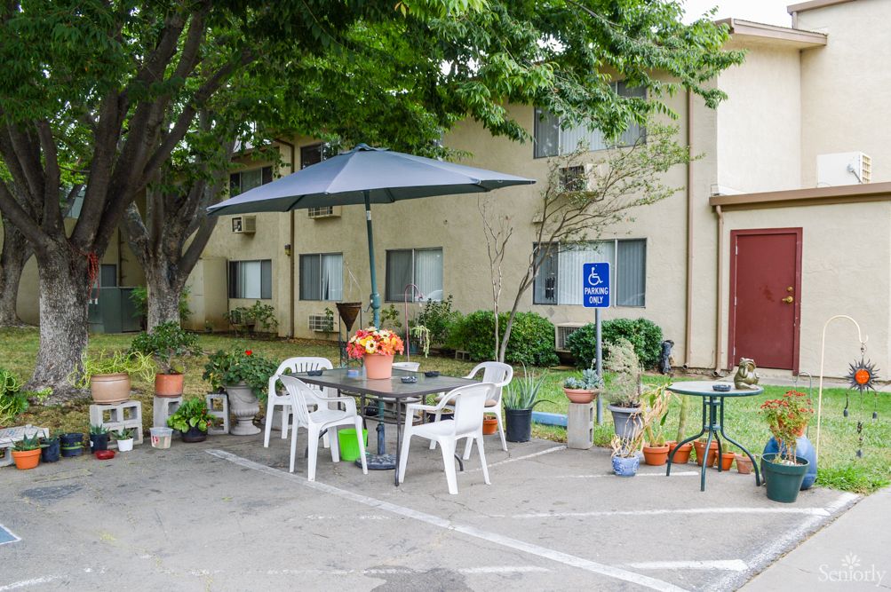 Auburn Oaks Senior Living