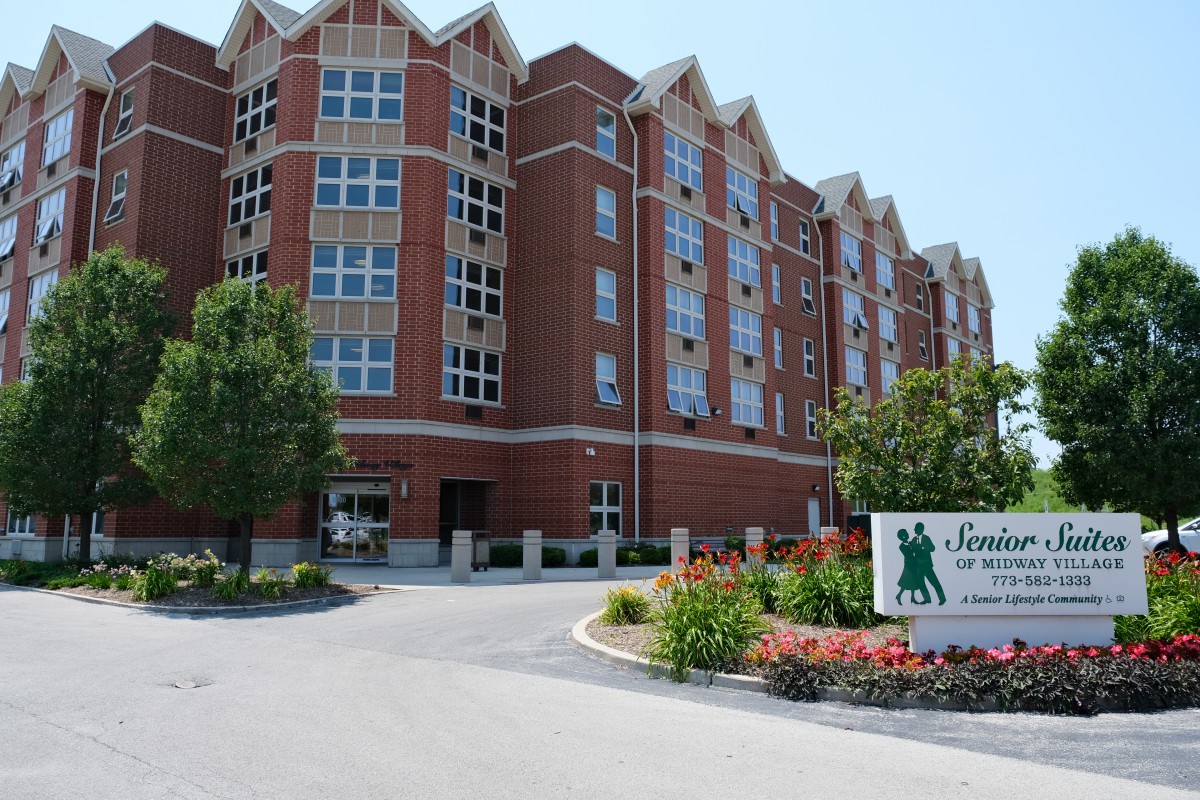 Senior Suites Of Midway Village