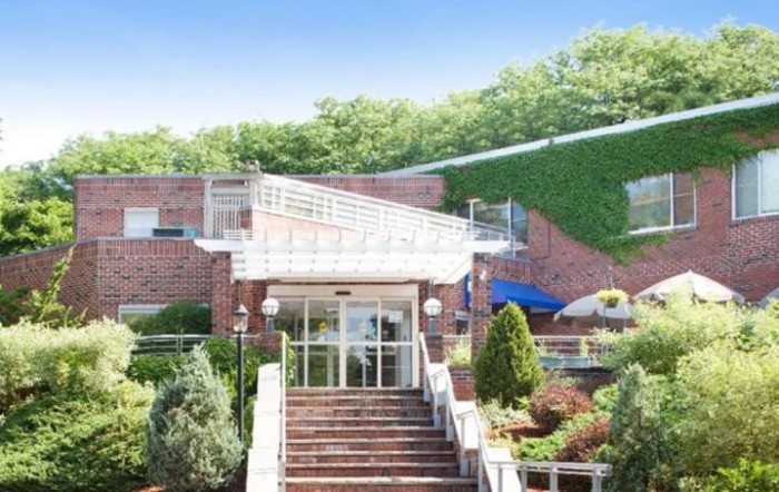 Saugus Rehab And Nursing