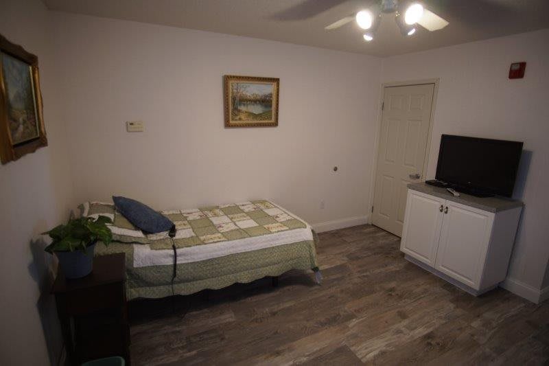 Aspen Leaf Assisted Living Residence On 6th Street