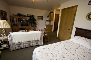 Girlie's Manor