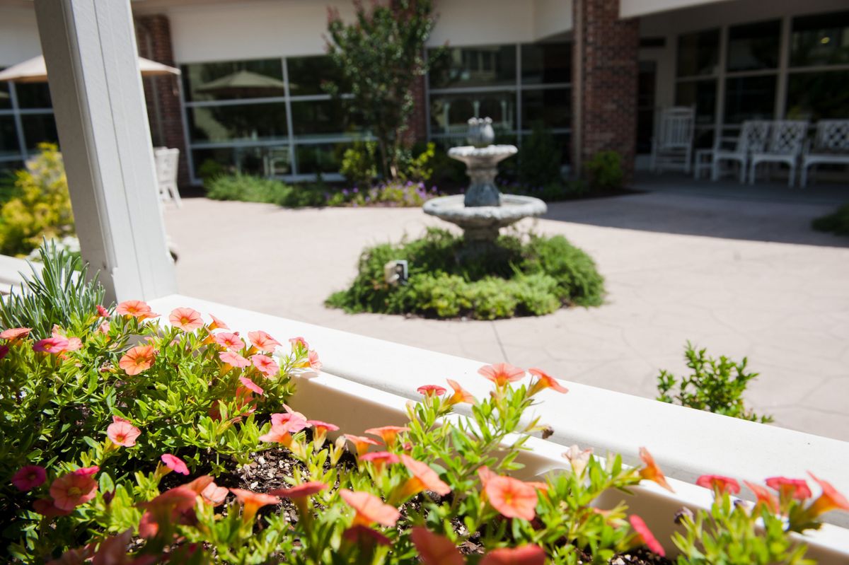 Commonwealth Senior Living at Leigh Hall