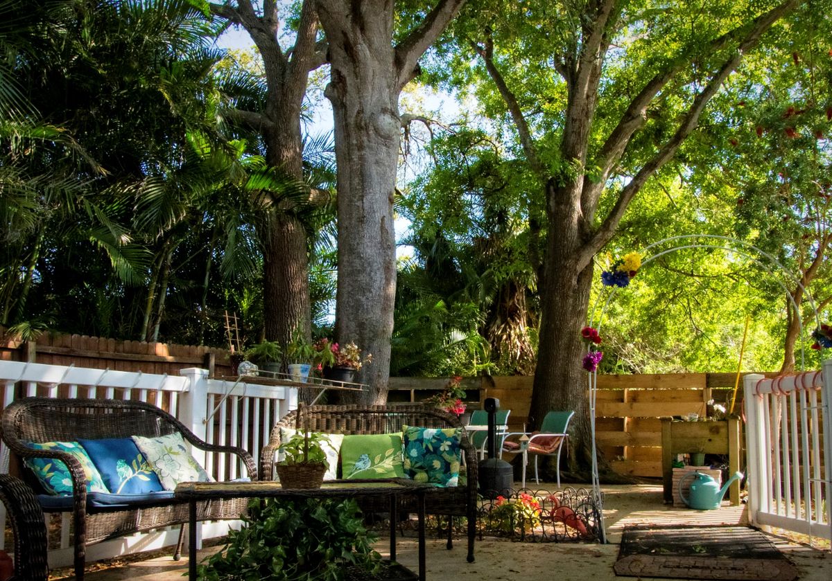 Indian Oaks Manor