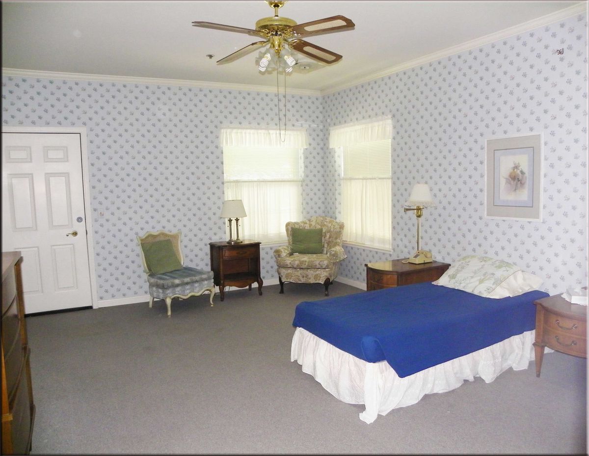 Gold Quartz Inn Retirement Home