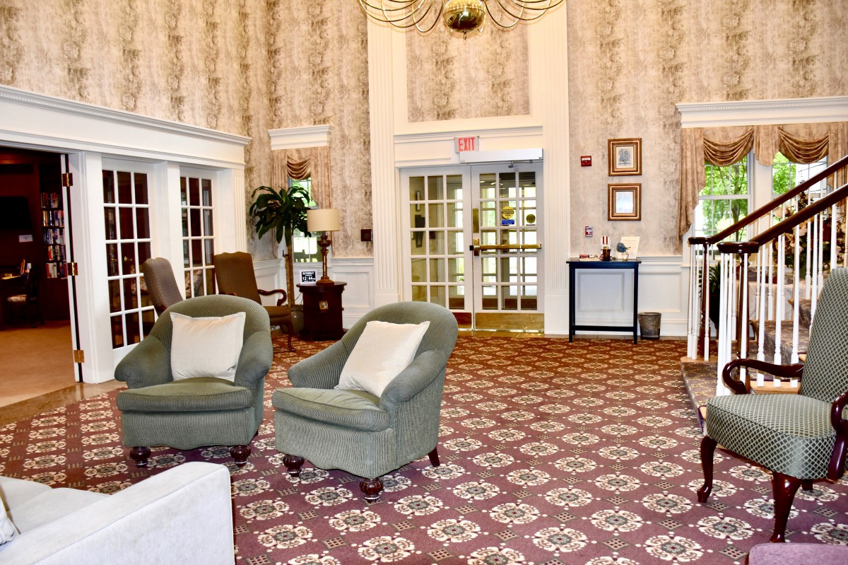 The Glen at Grove Manor
