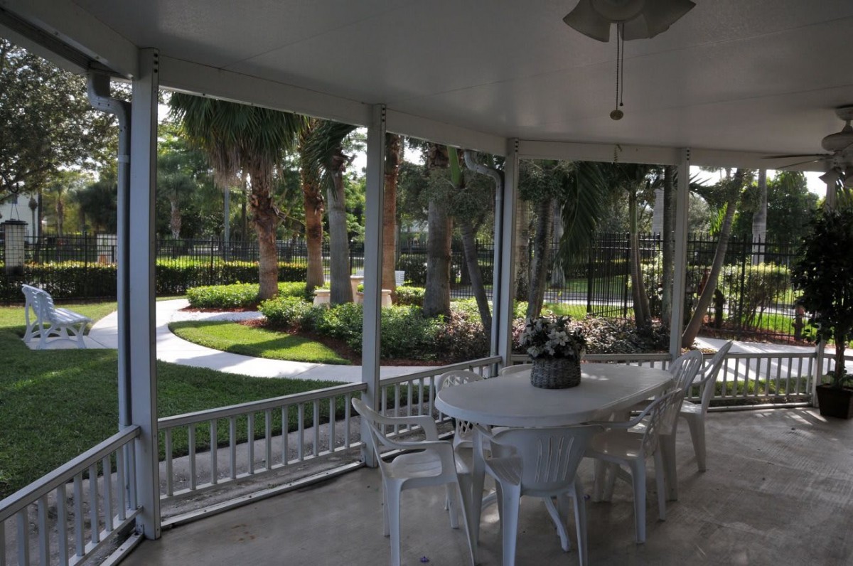 Palm's Edge Assisted Living And Memory Care