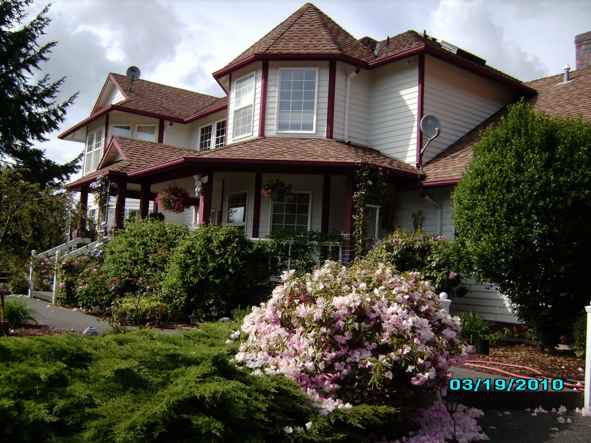 Lakeside Manor