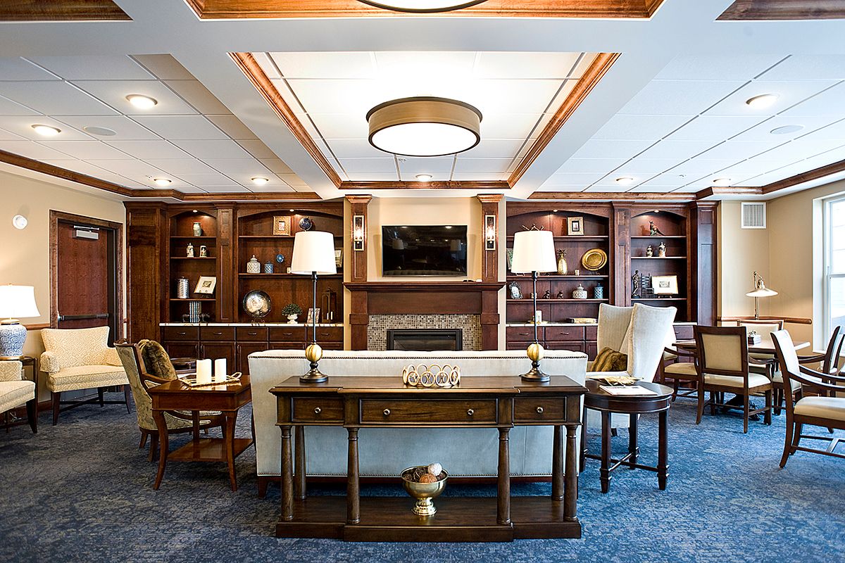Grand Living at Lake Lorraine