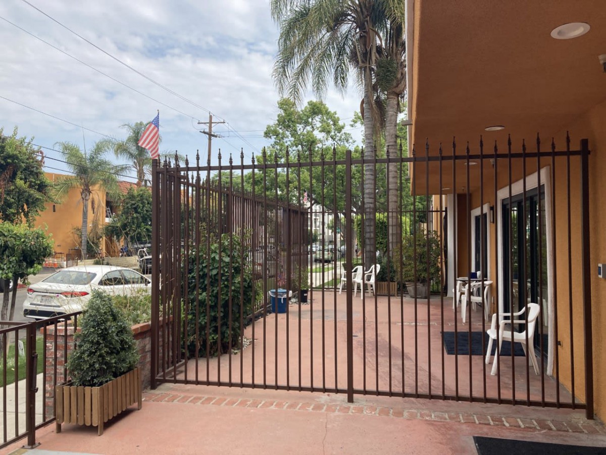 Burbank Senior Villa West