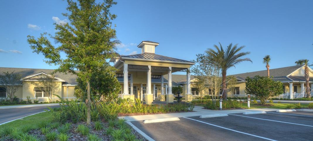 Benton House Of Clermont