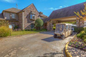 Country Club At Woodland Hills