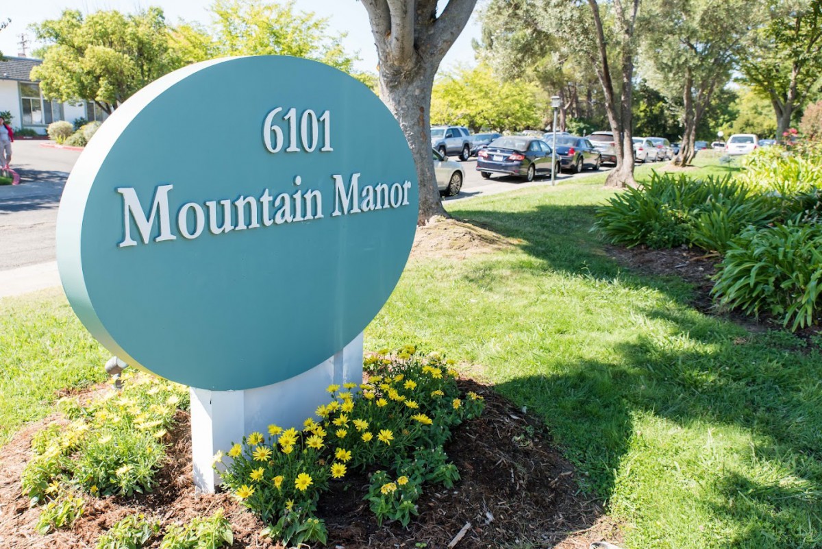 Mountain Manor