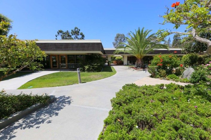 Vista Knoll Specialized Care Facility