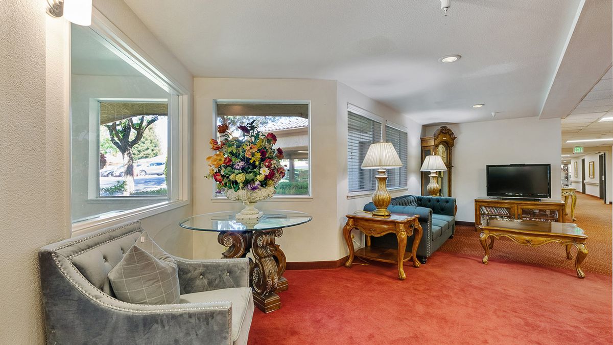 Holiday Columbus Estates
