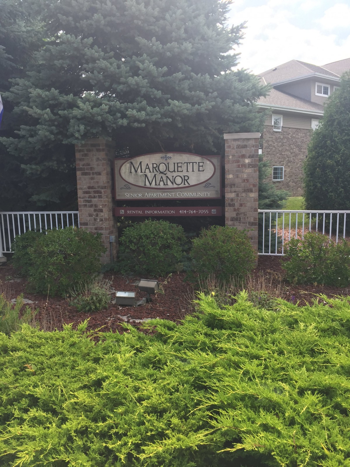 Marquette Manor