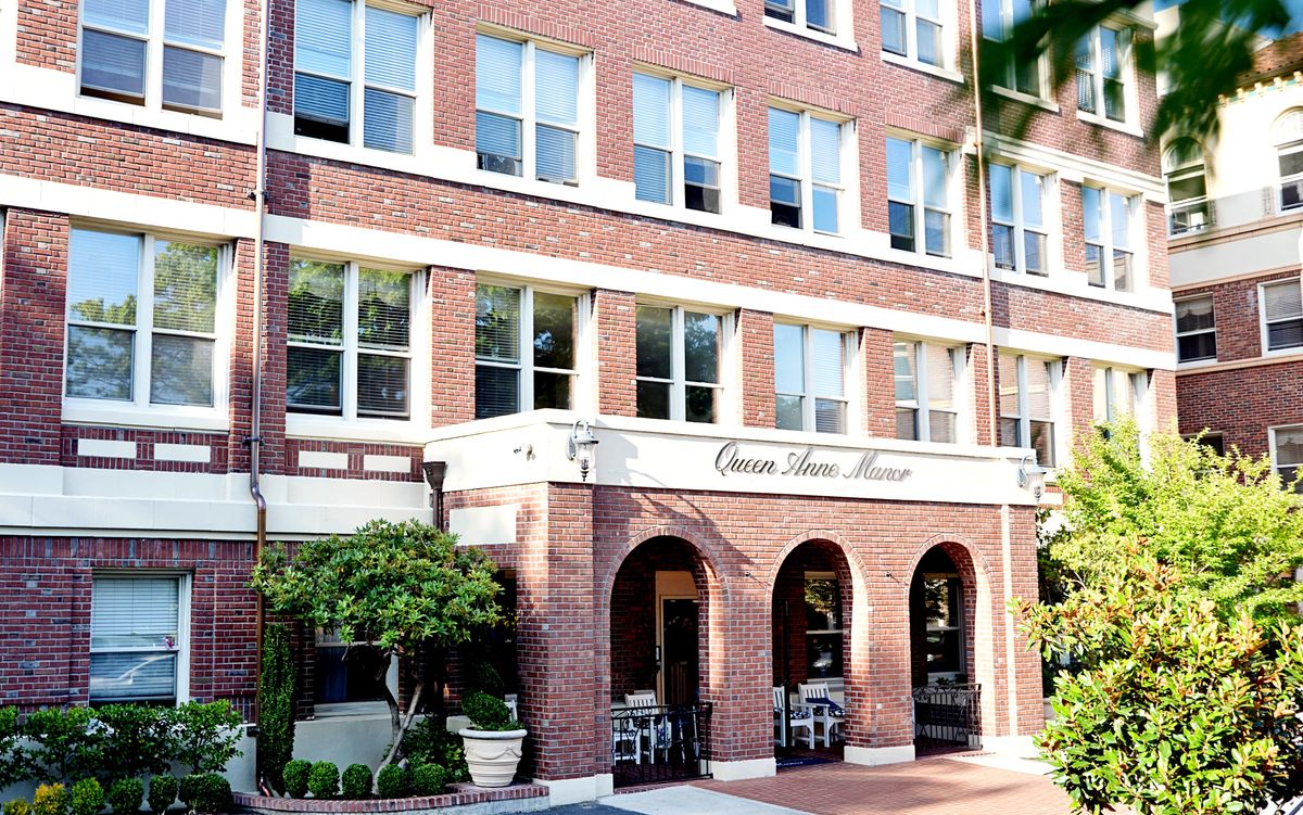 Queen Anne Manor