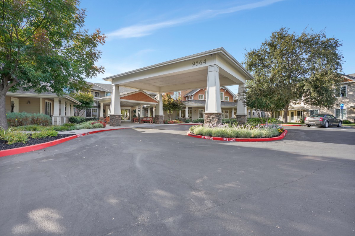 The Commons At Elk Grove