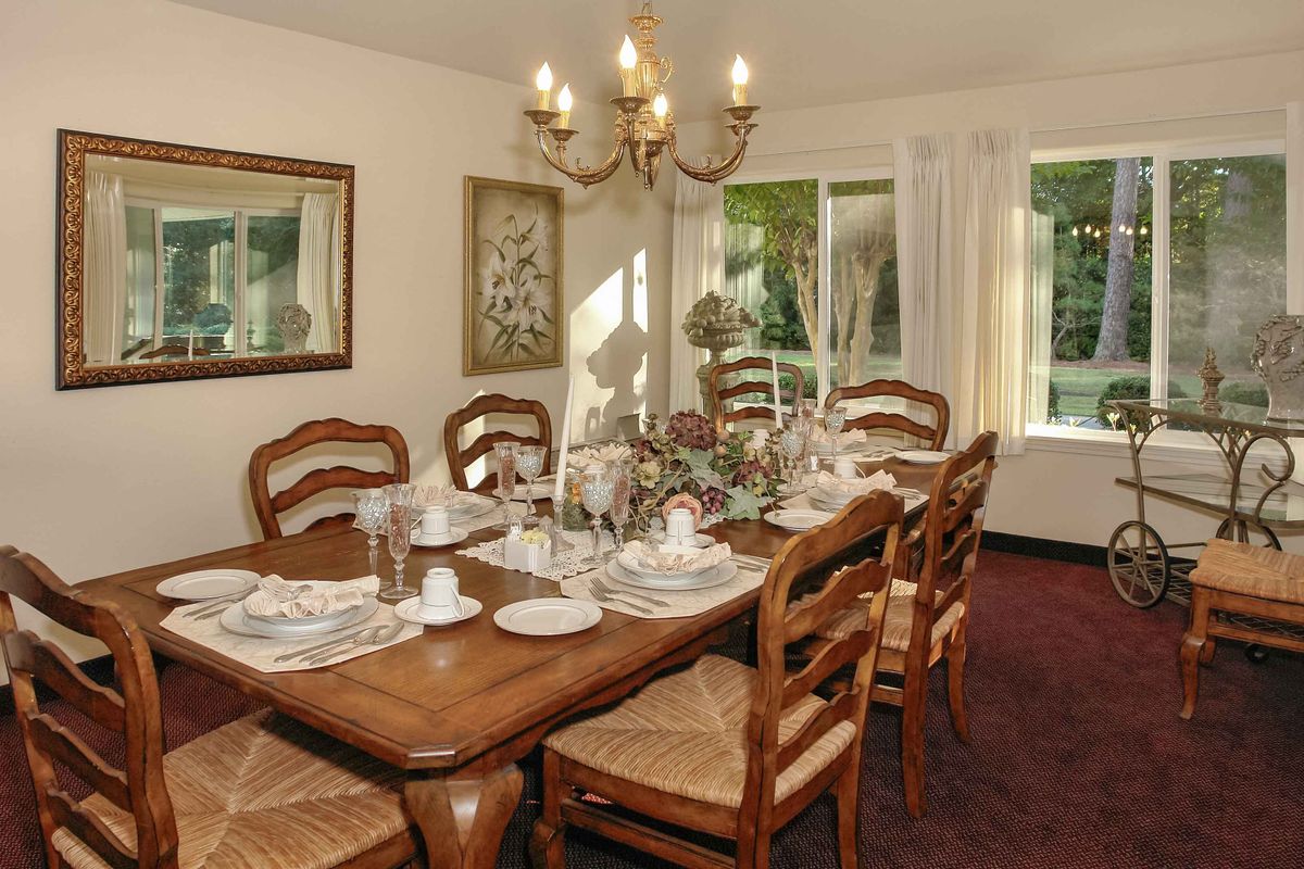 The Woods At Holly Tree Gracious Retirement Living
