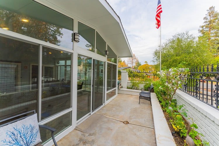 Crescent Oaks Memory Care