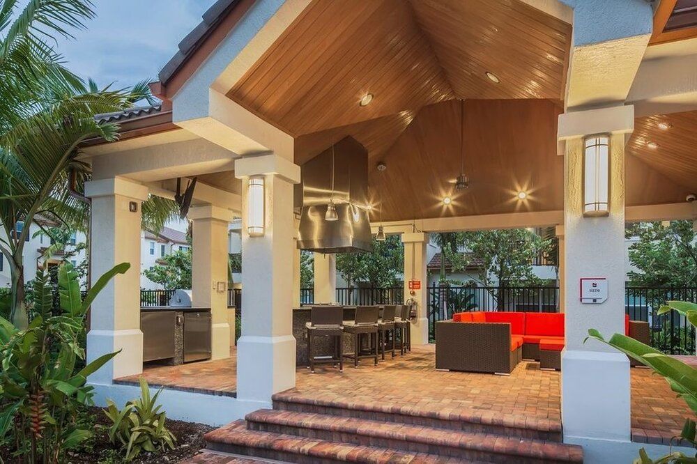 UpsideHoM Pembroke Pines