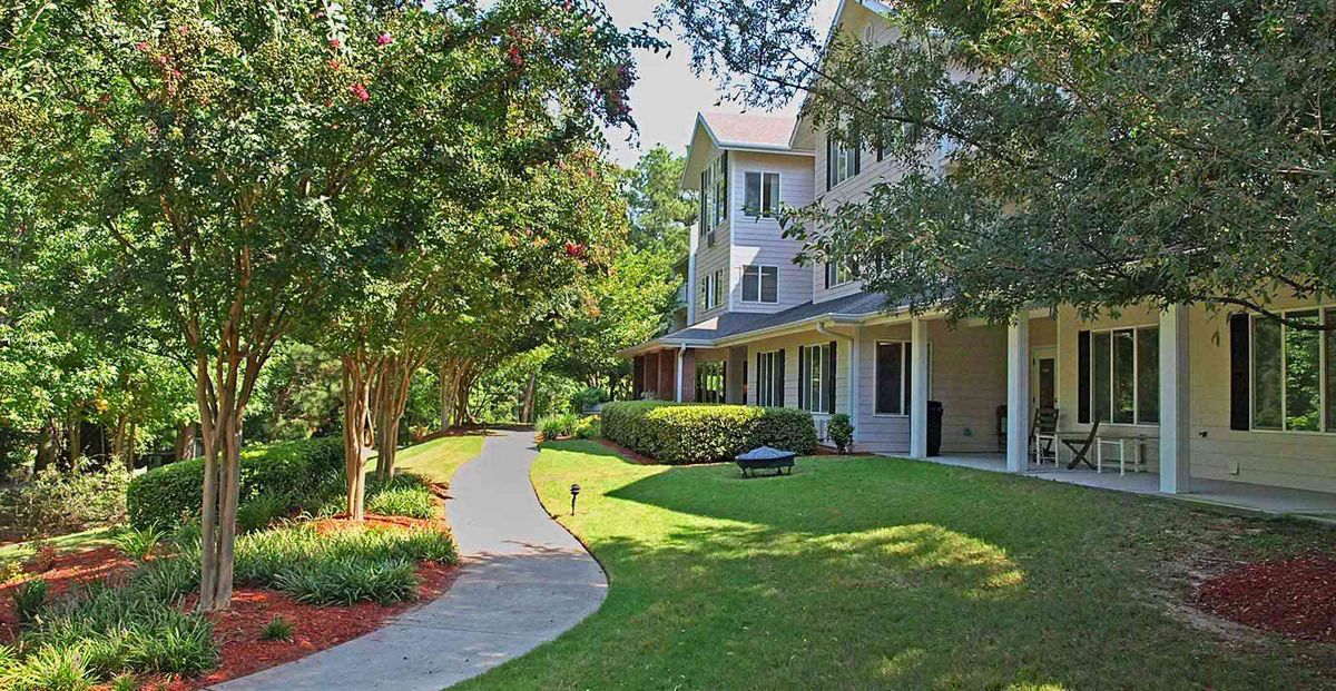 Holiday Deepwood Estates