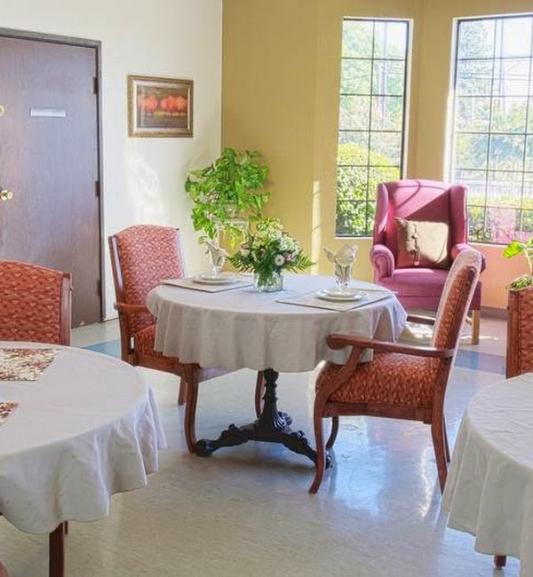 Auburn Oaks Care Center