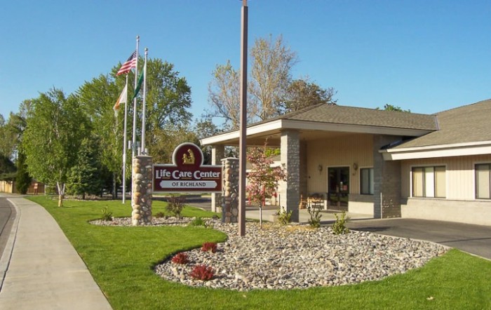 Life Care Center Of Richland