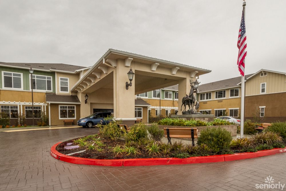 Carlton Senior Living Elk Grove