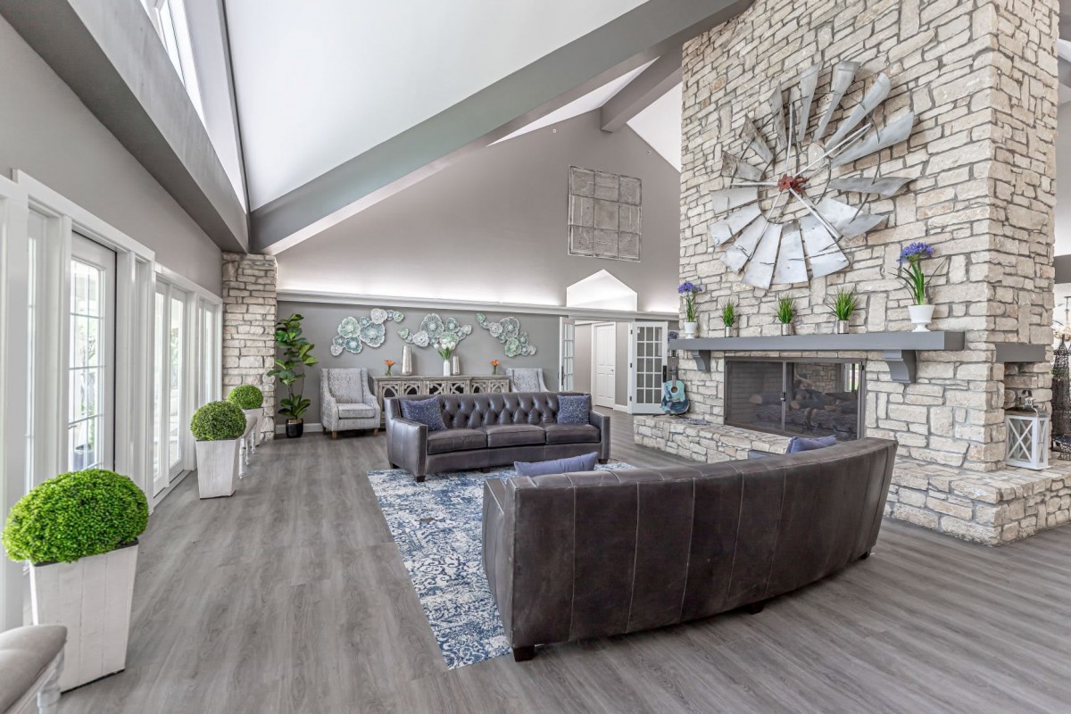 Lake Point Assisted Living & Memory Care - Denison