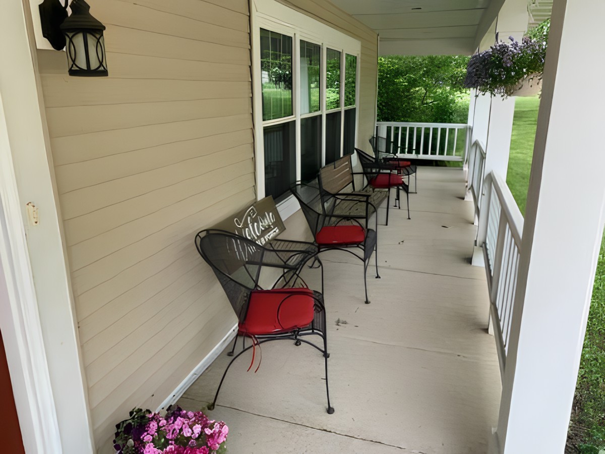 Our House Senior Living - Cambridge Assisted Care