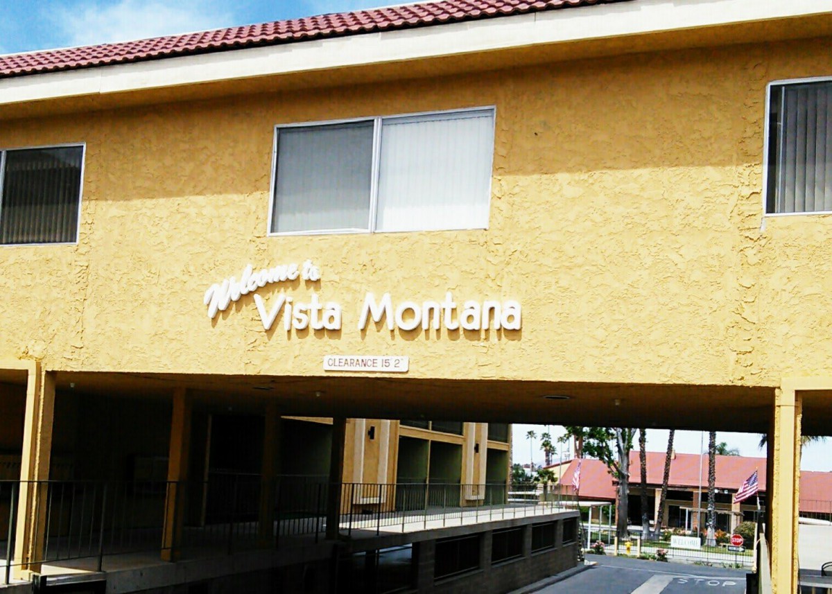Entrance to Vista Montaa apartment complex.