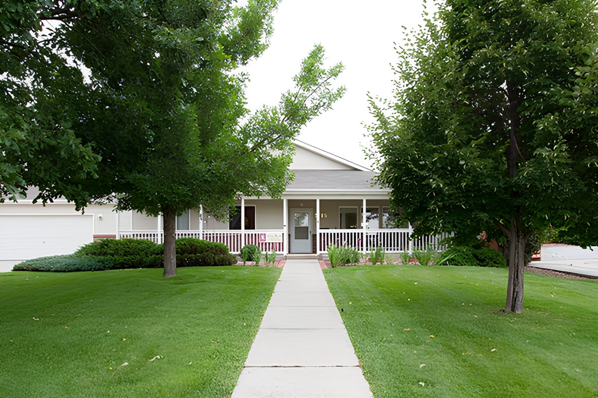 Ashley Manor Evans 3
