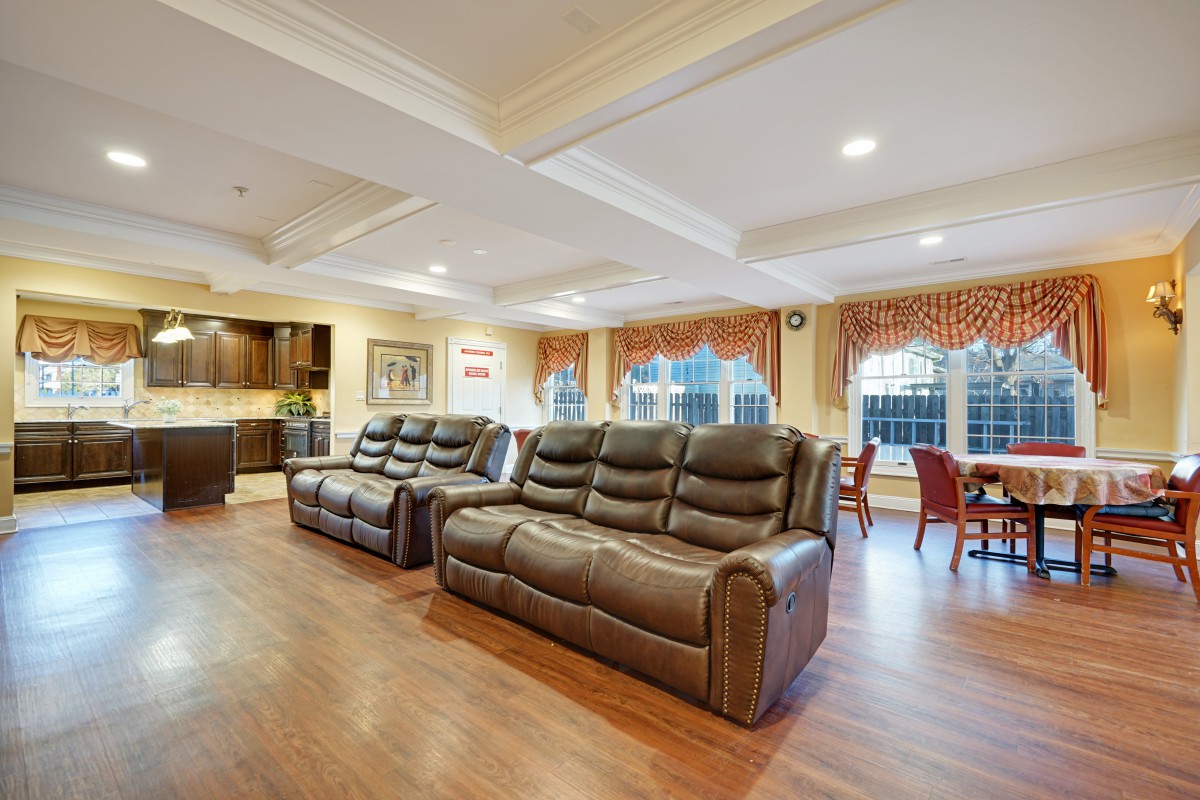 Fox Trail Memory Care Living at Green Brook