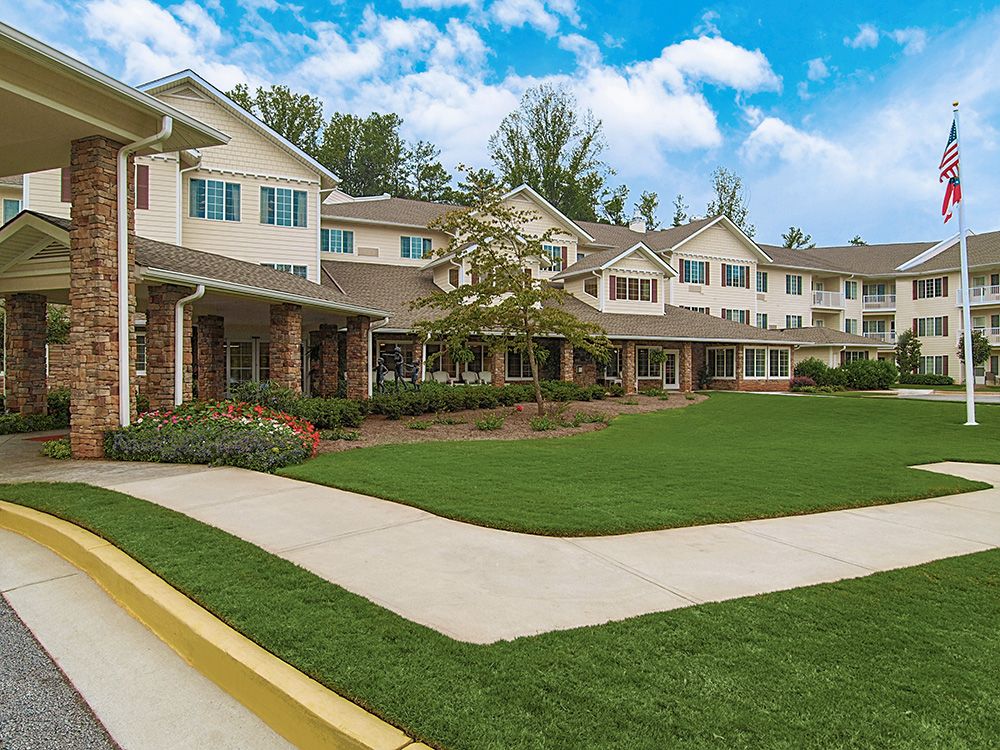 Holiday Laurel Grove
