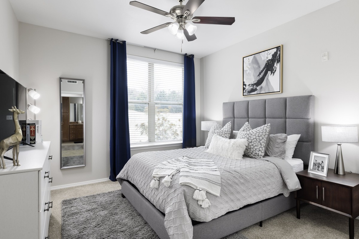 Overture Ridgmar  55 Apartment Homes