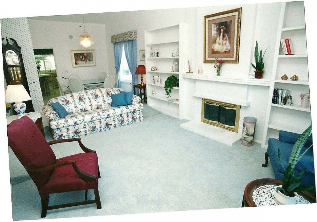 Lake Forest Country Home 2