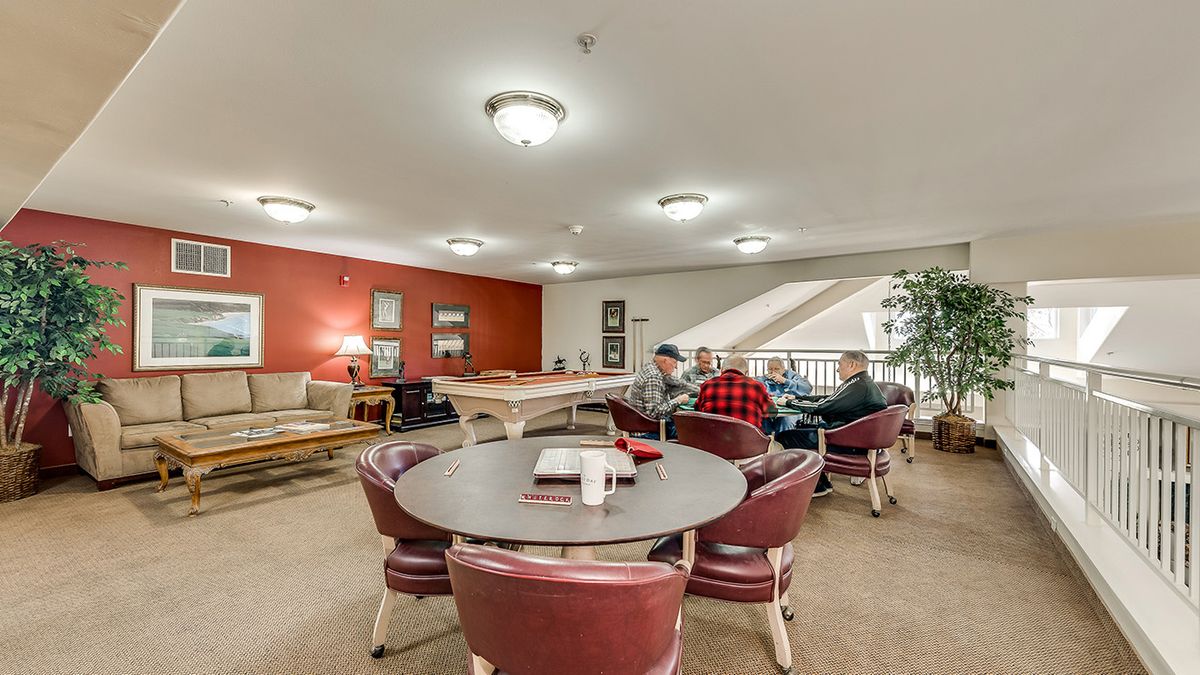Holiday Whiterock Court