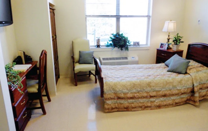 Bay Shores Senior Care And Rehab Center