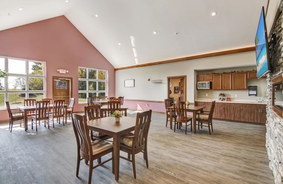 Suite Living Senior Care - Inver Grove Heights