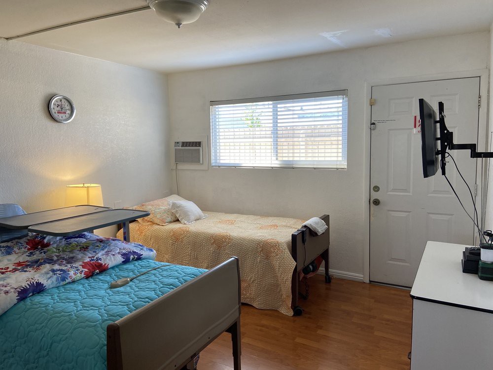 La Mirada Villa For The Elderly
