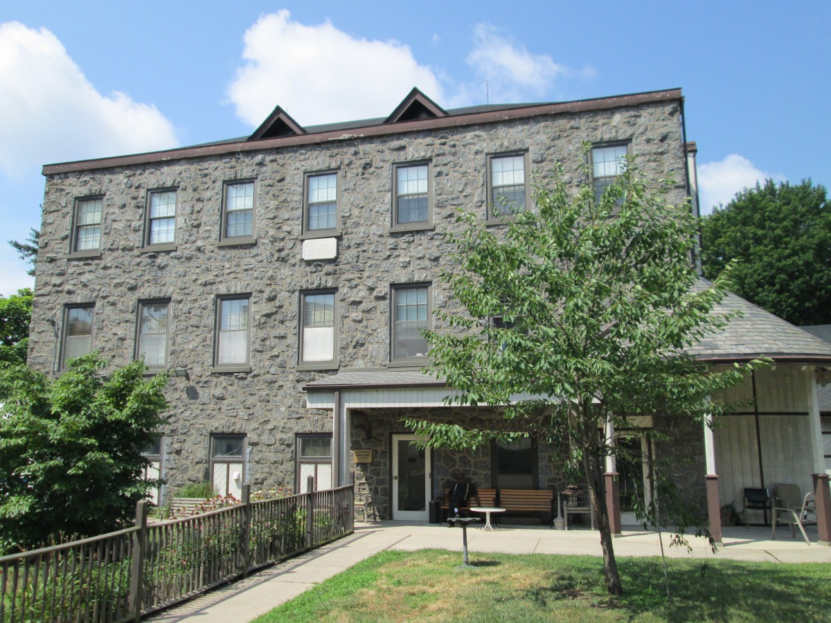 Hayes Manor Retirement Residence